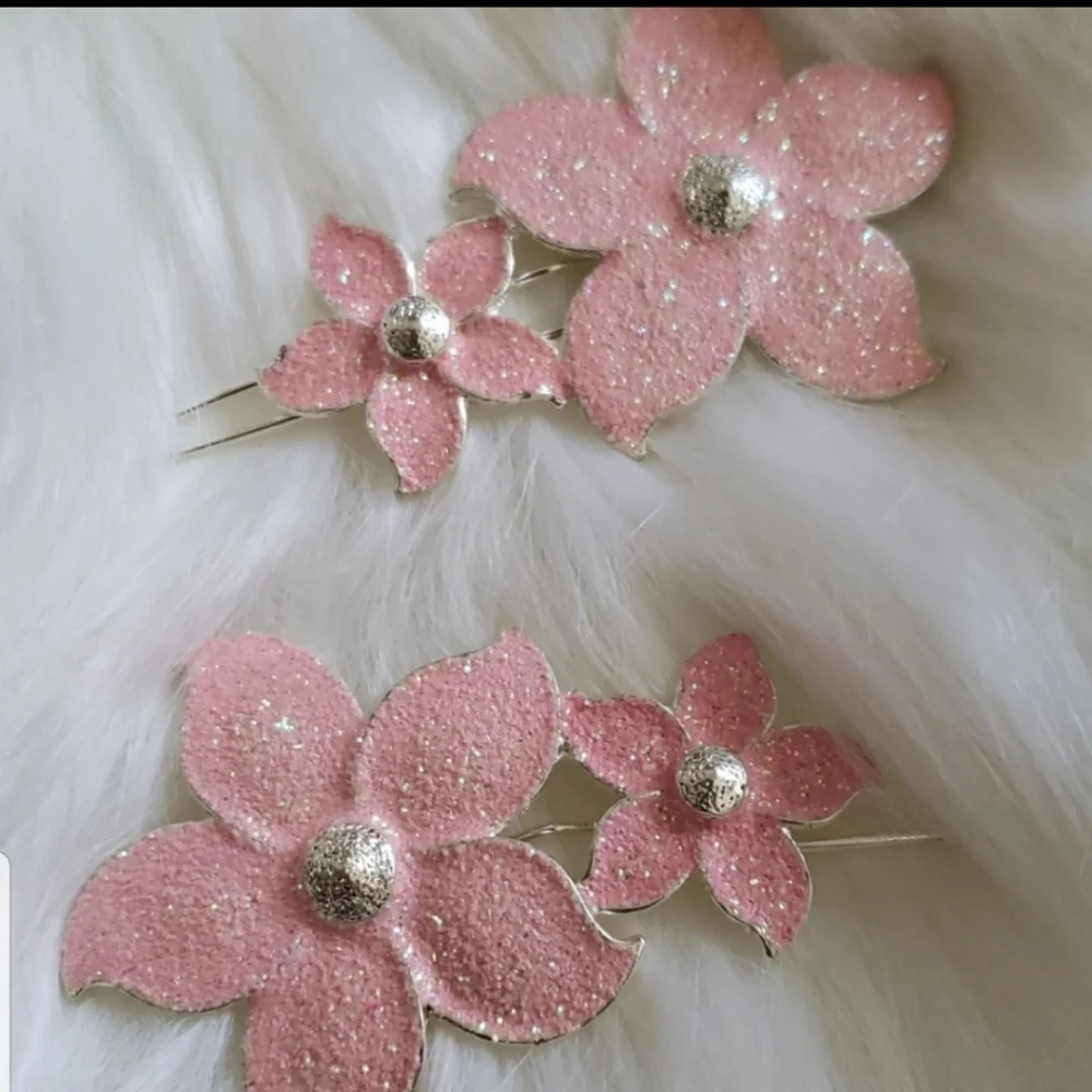 Set of 2 pink Sparkle hair clips - Picture 1 of 3